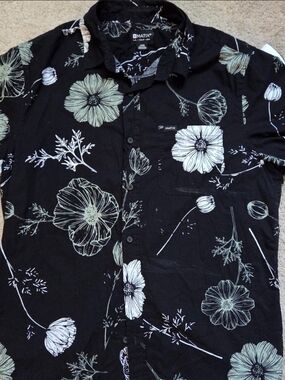 Matix Black Short-Sleeve Button-Up Shirt with White and Light Green Floral Print